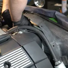 Jak wymienić pasek alternatora w BMW e39 bez kosztownej wizyty w warsztacie