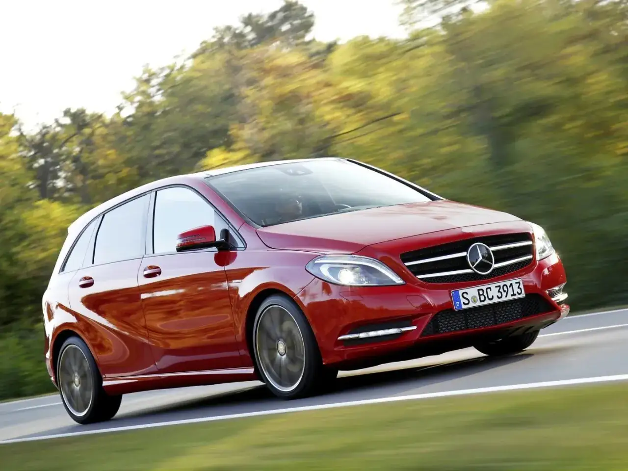 Zdjęcie Mercedes B klasa W246 - jakie silniki, ich problemy i osiągi