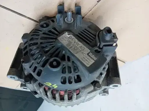 Zdjęcie Jak zdjąć alternator w Audi A4 B6 bez kosztownej wizyty w serwisie