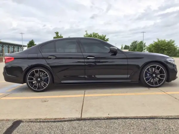 BMW F10: jakie felgi wybrać? Rozmiary, specyfikacje i porady